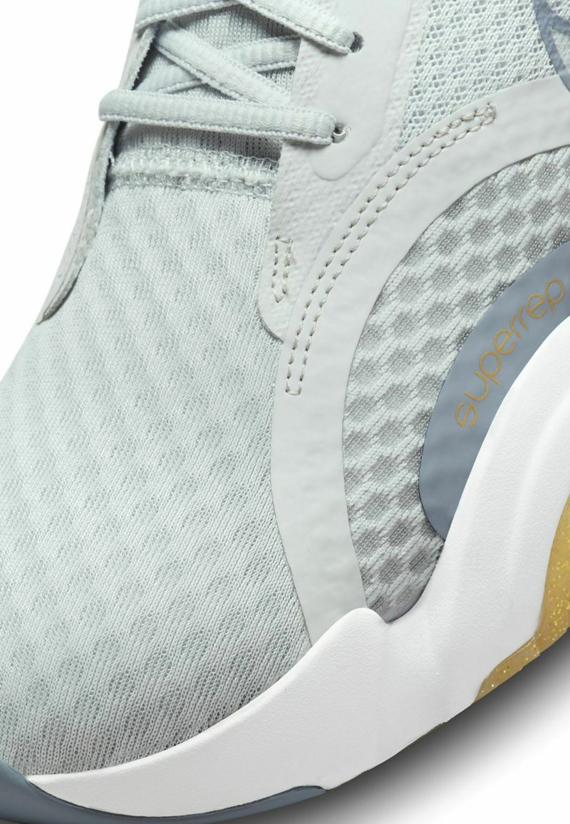 Damen Laufschuhe | Nike Performance Trainingsschuh pure platinum metallic gold coin white ashen slate/silberfarben - LY11022 Damen Laufschuhe | Nike Performance Trainingsschuh pure platinum metallic gold coin white ashen slate/silberfarben - LY11022