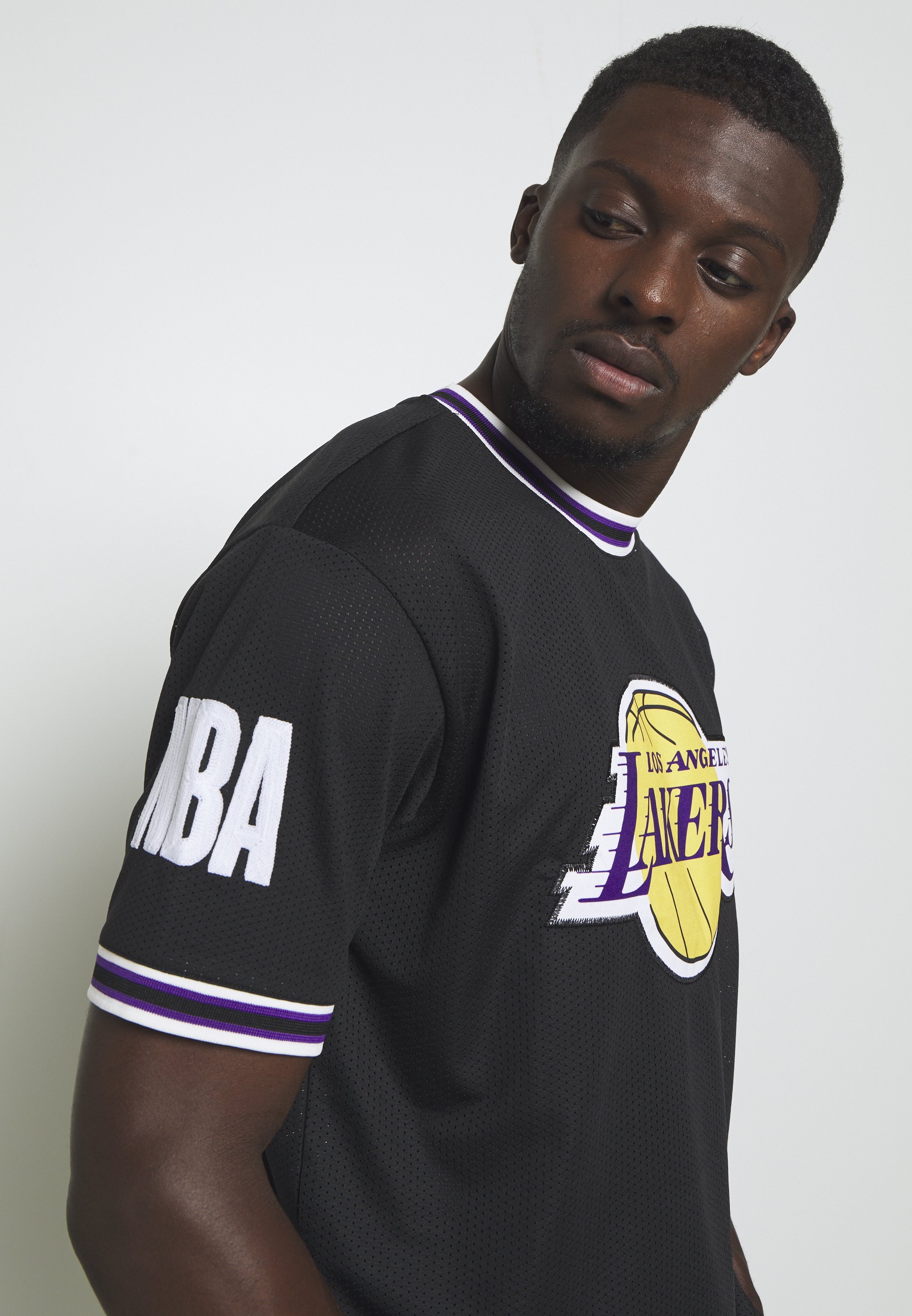 oversized lakers jersey
