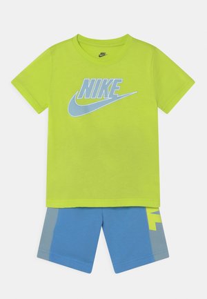 AMPLIFY SET - Shorts - university blue