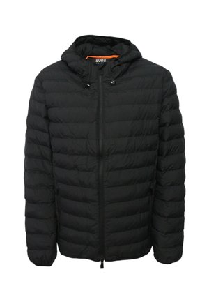 Giacca a vento nera imbottita con cappuccio, caratterizzata da sezioni orizzontali trapuntate, una cerniera frontale e regolazioni con coulisse su cappuccio e orlo.