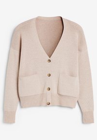 Beżowy kardigan w serek z długimi rękawami, dwoma przednimi kieszeniami i pięcioma dekoracyjnymi guzikami. Miękka faktura i ribbowe wykończenia.