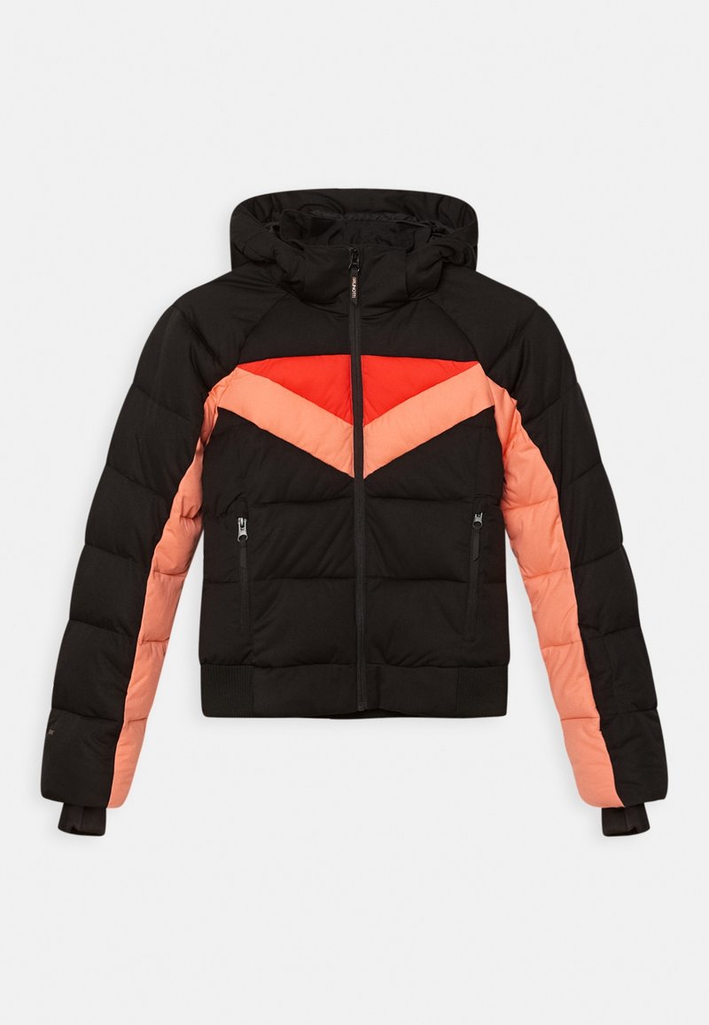 Veste matelassée noire avec capuche ; comporte un motif chevron diagonal rouge et pêche, des poches zippées, ainsi que des poignets et un ourlet côtelés.
