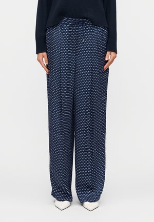 DOT PLEATED TRACK PANT - Hlače - midnight blue