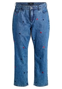 Blauwe spijkerbroek met een rechte pasvorm, voorzien van geborduurde harten in rood en marineblauw. Standaard tailleband met knoop- en ritssluiting.