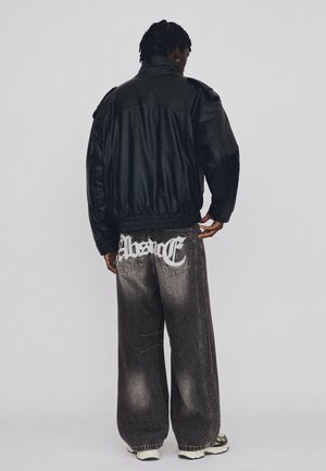 Bershka, - Jeansy Straight Leg
