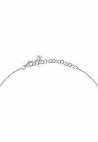 Braccialetto in argento con chiusura a moschettone, un piccolo ciondolo a forma di foglia e lunghezza regolabile grazie a link circolari per una maggiore flessibilità nelle misure.