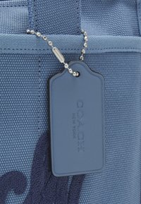 COACH CARGO TOTE BAG - Borsa a mano - slate blue