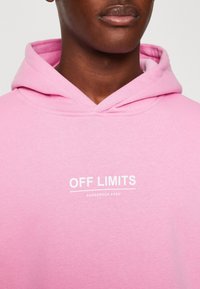 YOURTURN Jersey con capucha - pink