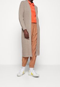 Object Cardigan - beige