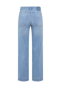 Jeans in denim azzurro chiaro con design a gamba dritta, caratterizzati da due tasche posteriori e un sottile dettaglio di cucitura. Nessuna tasca frontale visibile.