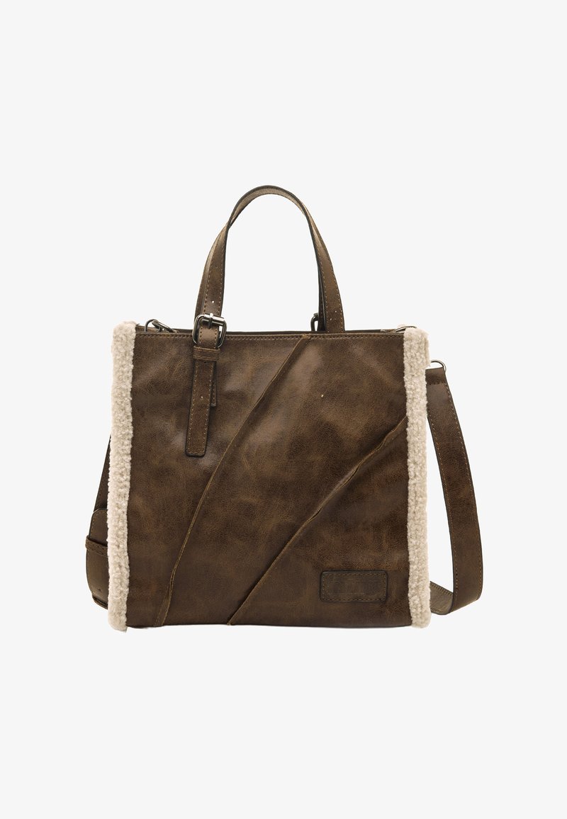 Borsa a tracolla in finta pelle marrone con finitura testurizzata, caratterizzata da accenti in pelliccia shearling sui lati, manici corti e una tracolla rimovibile.