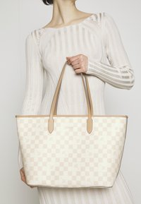 JOOP! CORTINA PIAZZA LARA SET - Shopping Bag - beige