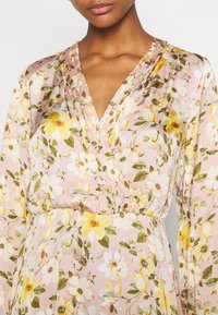 VILA Denní šaty - pink