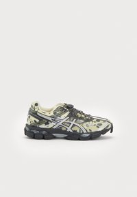 ASICS SportStyle GEL CUMULUS 16 SSCB SIGNATURE SERIES CECILIE BAHNSEN UNISEX - Tenisice - ivory/black