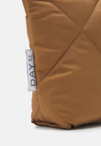 DAY ET MINI UNISEX - Estojo - bronze brown