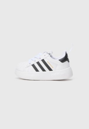 ADIFOM SUPERSTAR 360 UNISEX - Αθλητικά παπούτσια - white/core black/gold-coloured