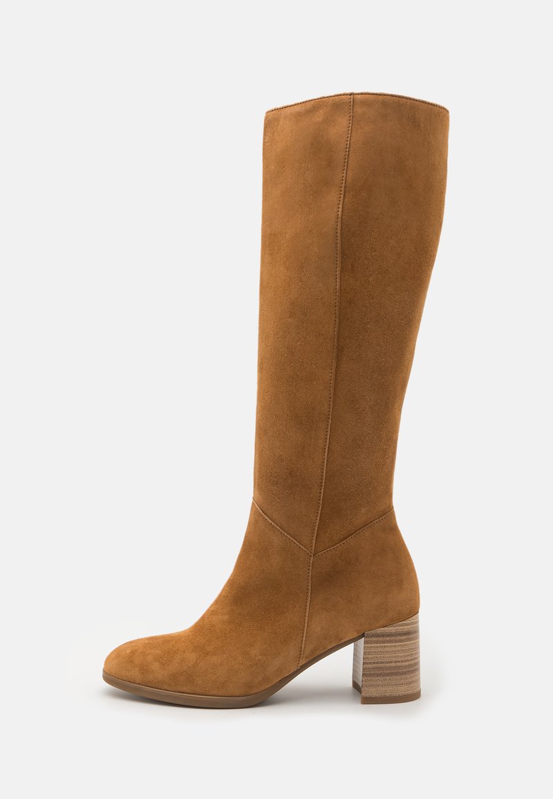 Gabor Bottes - chino