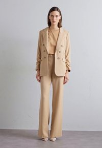 Veronica Beard BEACON DICKEY JACKET - Blazer - dark camel/light camel