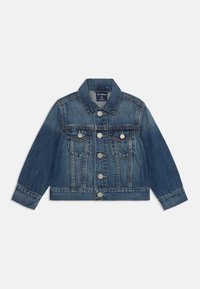 Giacca di denim con lavaggio blu scuro, chiusura a bottoni, due tasche sul petto e maniche lunghe. Presenta un colletto classico e dettagli cuciti.