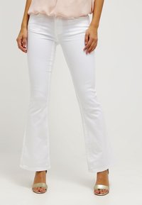 VILA Vaqueros bootcut - white