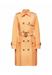 Trench-coat orange à double boutonnage avec ceinture, épaulettes, brides aux poignets et poches avant inclinées.