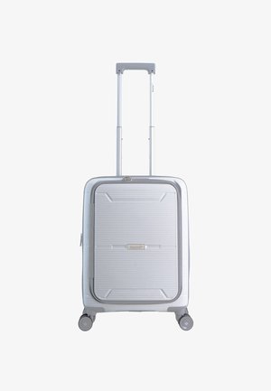 Hartschalenkoffer in hellgrau mit vertikaler Rillenstruktur, Doppelrädern, Teleskopgriff und Logo-Platte auf der Vorderseite.