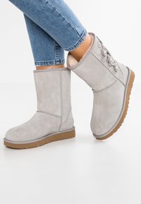 UGG Zimní obuv - grey