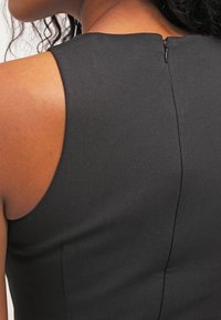 Banana Republic Pouzdrové šaty - black