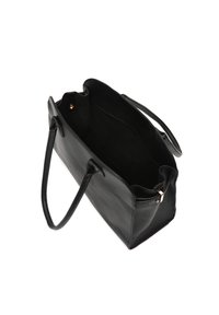 Crna kožna torba s dva čvrsta ručka, otvorenim vrhom i nepostavljenim unutrašnjim dijelom. Jednostavan, minimalistički dizajn bez vidljivih hardverskih elemenata ili naglasaka.