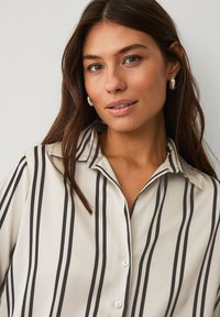 Ellos Collection Overhemdblouse - cremefarbener schwarzer streifen
