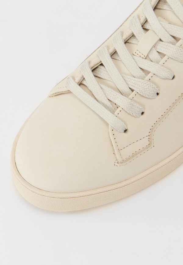 SALAS - Trainers - daisy2