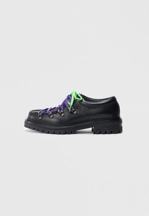 HERITAGE - Suvarstomi - black