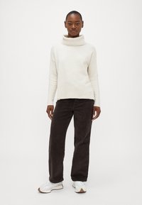 Vero Moda Petite VMDOFFY COWLNECK - Pulover - birch melange