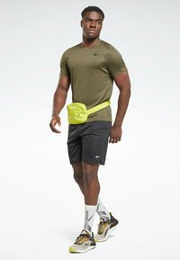 Reebok SS TECH - Spordi T-särk - green