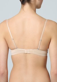 Wonderbra - MULTIPLUNGE EVERYDAY - Multiway / Strapless bra - hautfarben Thumbnail Image 1