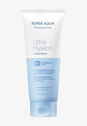 Tube de nettoyant moussant MISSHA Super Aqua Ultra Hyalon avec 10 acide hyaluronique, formule hydratante et apaisante, 200 ml.