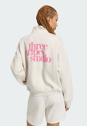 adidas Sportswear, 3 STRIPES STUDIO TRACKTOP - Felpa con zip - chalk white mel