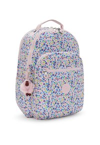 Mochila con estampado de flores sobre una base rosa, con doble cremallera, bolsillo delantero y un llavero de oveja de peluche adjunto.