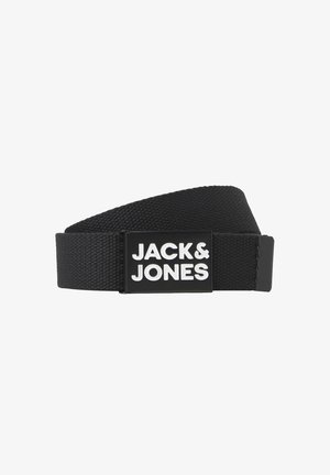 Zwarte stoffen riem met een rechthoekige zwarte gesp waarop de witte tekst "JACK & JONES" staat. De riem heeft een geweven structuur en een eenvoudig ontwerp.