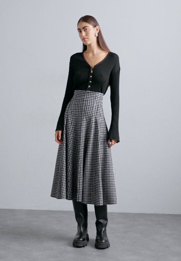 PERNI - Platform boots3