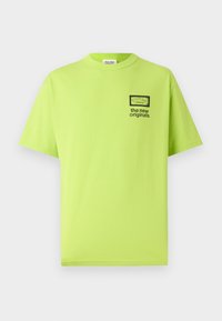SPEAKER TEE - Print T-shirt - lime punch
