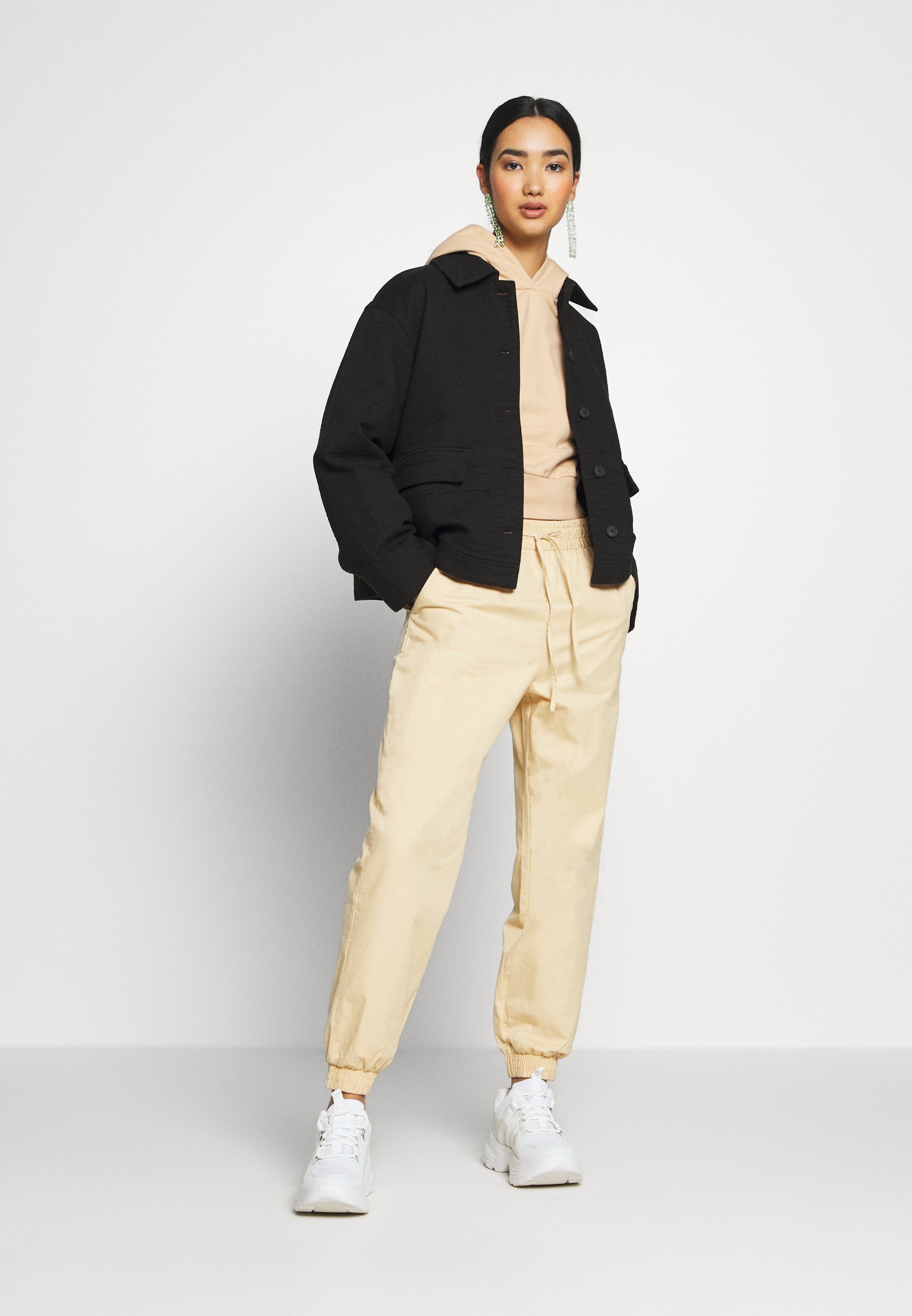 Weekday EVE Tunn jacka blacksvart Zalando.se Weekday EVE Tunn jacka blacksvart Zalando.se