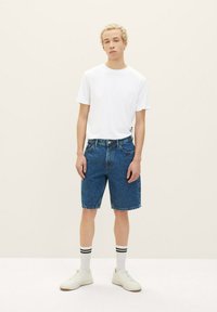 TOM TAILOR DENIM LOOSE FIT - Jeansshorts - clean mid stone blue denim