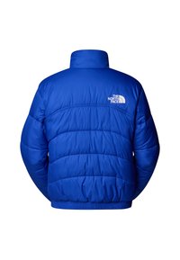 Giacca a vento blu con colletto alto, texture trapuntata e orlo elastico. Presenta un logo bianco sulla parte superiore della schiena. Design leggero.