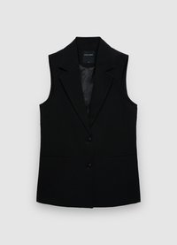 Blazer noir sans manches avec des revers pointus, deux boutons et des poches latérales. Fabriqué en tissu lisse avec un léger éclat. Étiquette visible à l'intérieur.
