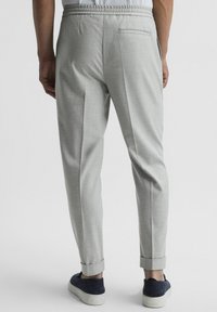 Reiss REGULAR FIT - BRIGHTON WITH TURN UPS - Chino - soft grey