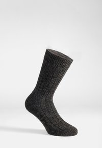 Calcetín de color gris oscuro, textura de punto, altura hasta el tobillo, con puño reforzado y construcción de punta sin costuras.