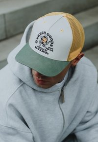 Blackskies 10TH ANNIVERSARY SNAPBACK - Kapa - yellow