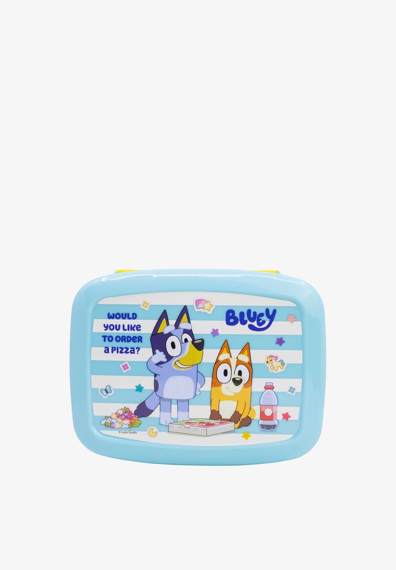 Boîte à lunch bleue avec un couvercle bleu mettant en vedette des personnages de "Bluey". Le design comprend des rayures, des étoiles et le texte : "Voudriez-vous commander une pizza ?"
