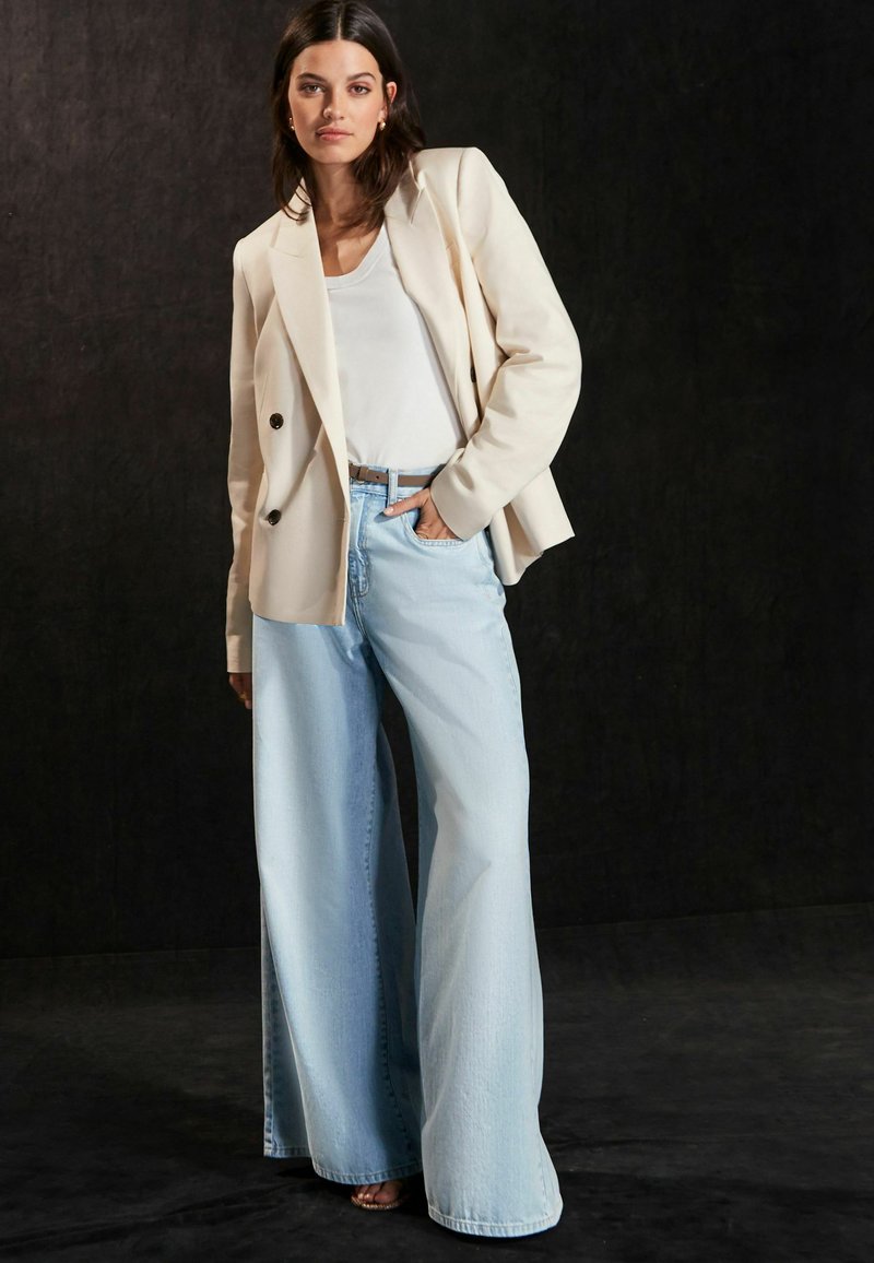 Next PALAZZO - Alt laienevad teksad - bleach wash